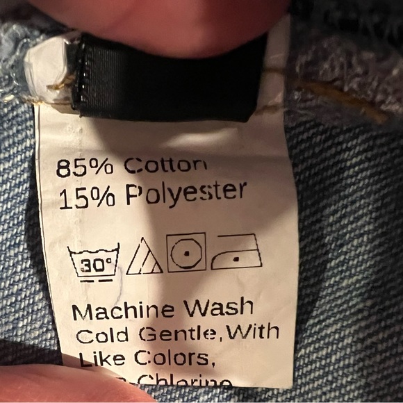 Women’s SHEIN Two-Toned Jeans - Picture 6 of 6